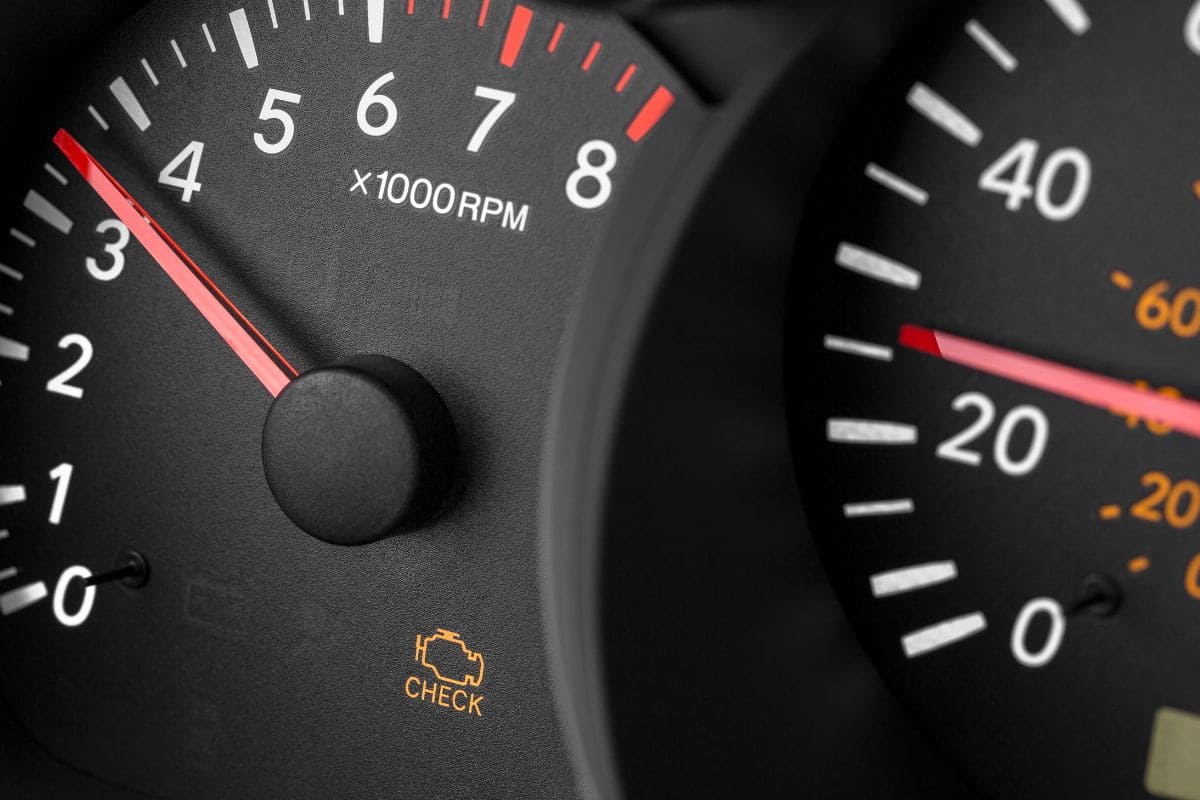Mon voyant moteur est allumé mais je n'ai pas de problème  pourquoi